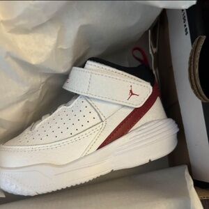 Jorda max aura 5 toddler shoes